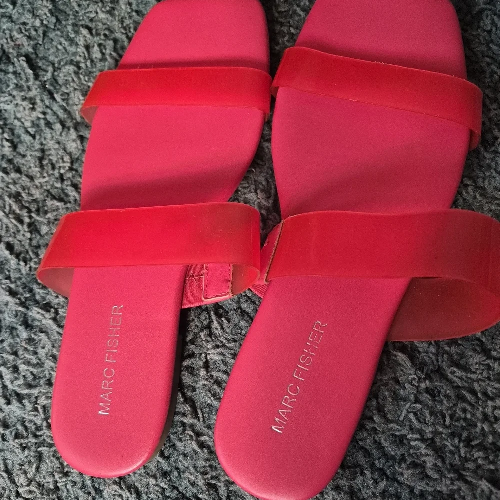 Marc Fisher Red Pink Sandals 7.5M